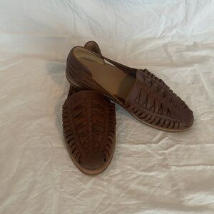 New in box Size 9 men’s Nisolo Brown Huaraches sandals
